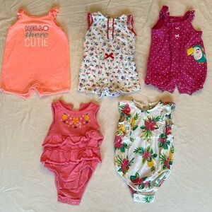 Carters bundle of 5 baby girl summer rompers, 3 months. All in GREAT CONDITION.